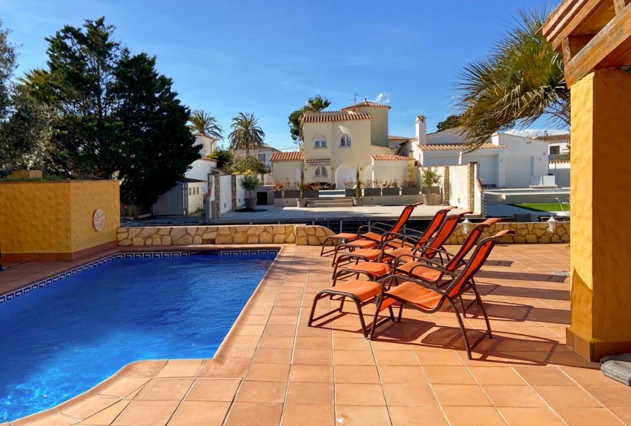 Ampuriahome Villa Hosting 15, Pool & Mooring Емпуриабрава Екстериор снимка